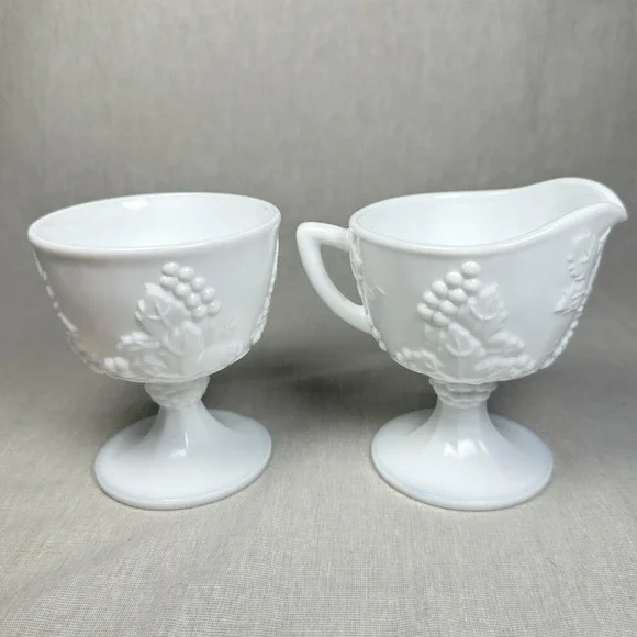 VTG Indiana Milk Glass Colony Harvest Grapes Cream and Sugar Set Mint Condition - Picture 2 of 6